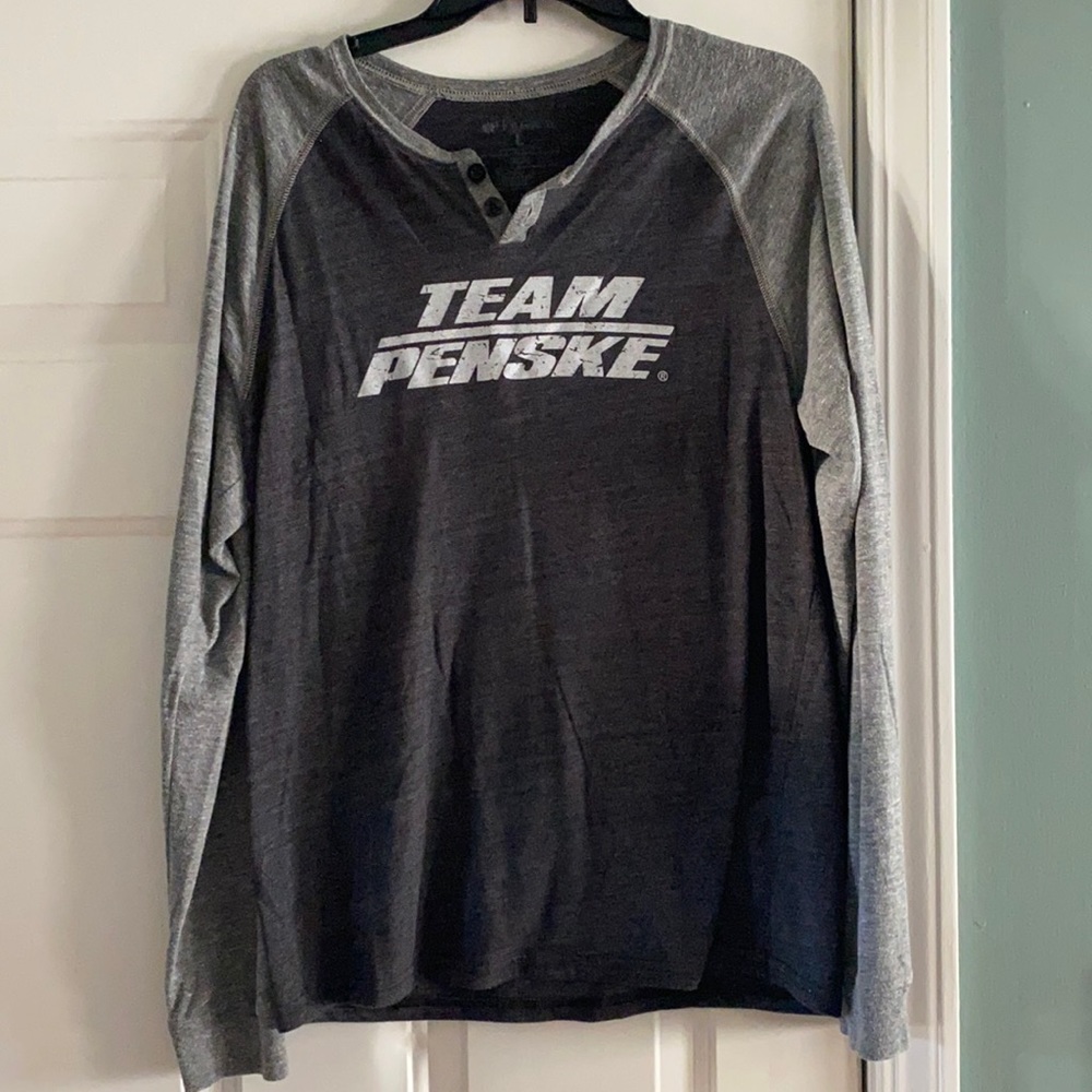 Women’s long sleeve v neck top